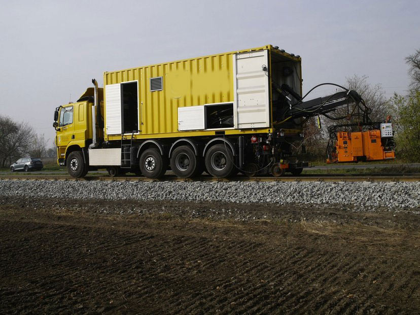 DAF CF 440  {49E1, R65, 60E1, 1435 mm жп релсие} под Наем в Чехия (Европа)